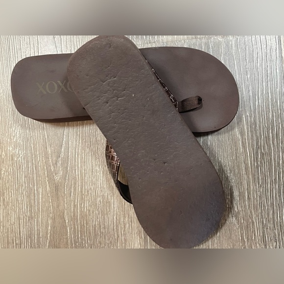 XOXO Brown Chunky Flip Flops Size 10 Previously Loved - Picture 3 of 3